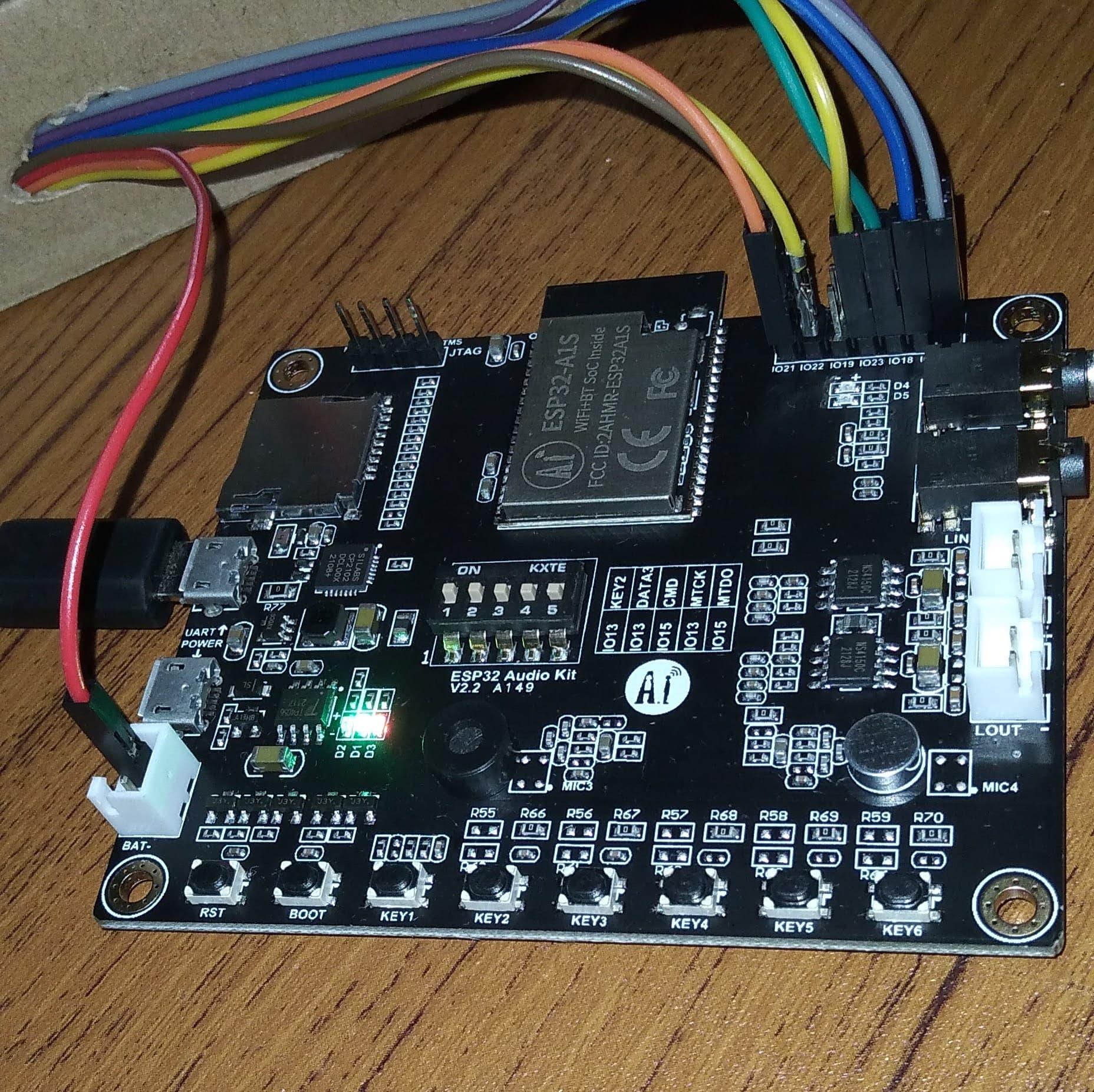 蓝牙录音机使用的 ESP32 Audio Kit 开发板与连接线